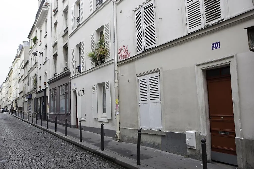 Montmartre Apartments Renoir Paris
